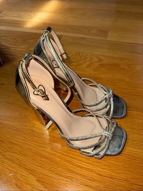 Windsor Gold Heels